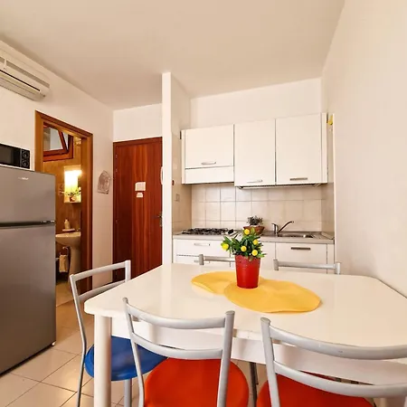 Apartament One Bedroom Flat In A With Pool *
