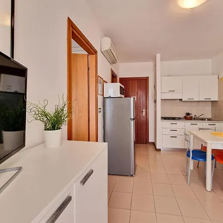 Apartament One Bedroom Flat In A With Pool *