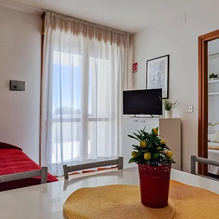 One Bedroom Flat In A With Pool
