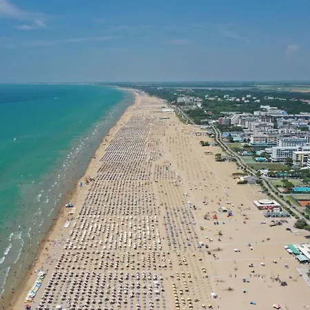 One Bedroom Flat In A With Pool Bibione